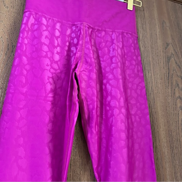 Carbon 38 Hi-rise Leggings Leopard Pink - Picture 3 of 4